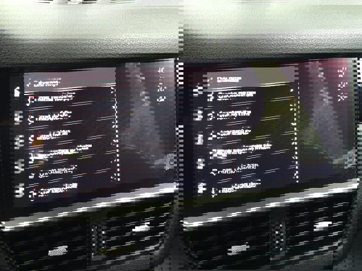 Used 2023 Porsche Cayenne Platinum Edition image 52