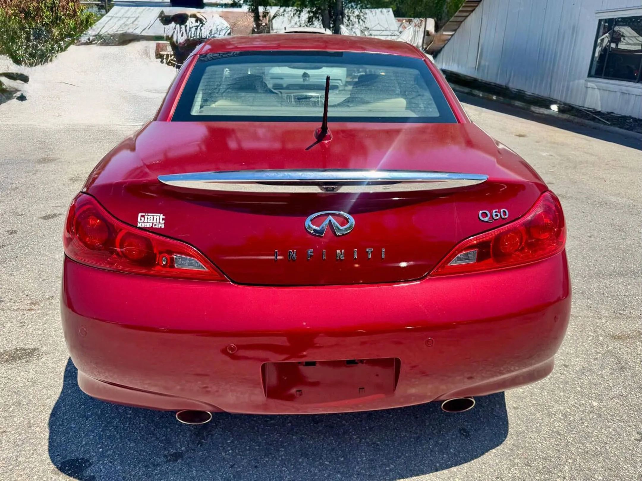 Used 2014 INFINITI Q60 Convertible w/ Premium Package RWD image 9