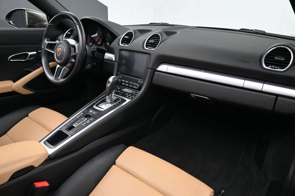 Used 2021 Porsche 718 Boxster RWD image 10