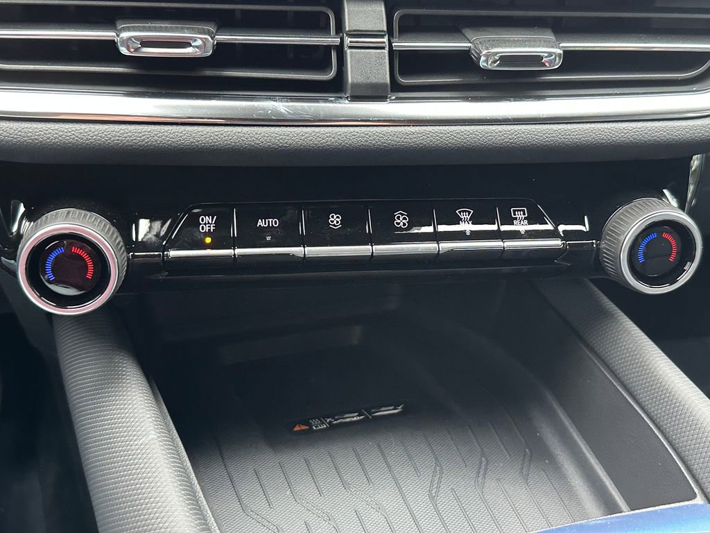 New 2026 Chevrolet Equinox EV LT image 27