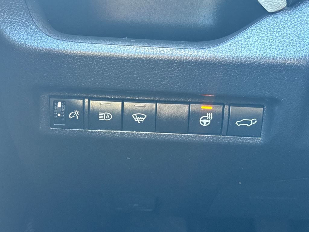 Used 2021 Toyota RAV4 XLE w/ Convenience Package image 33