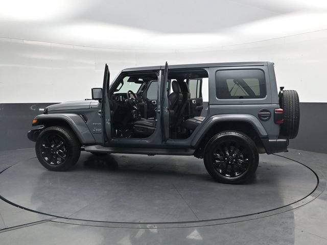 Used 2024 Jeep Wrangler Unlimited Sahara w/ Technology Group AWD/4WD image 41