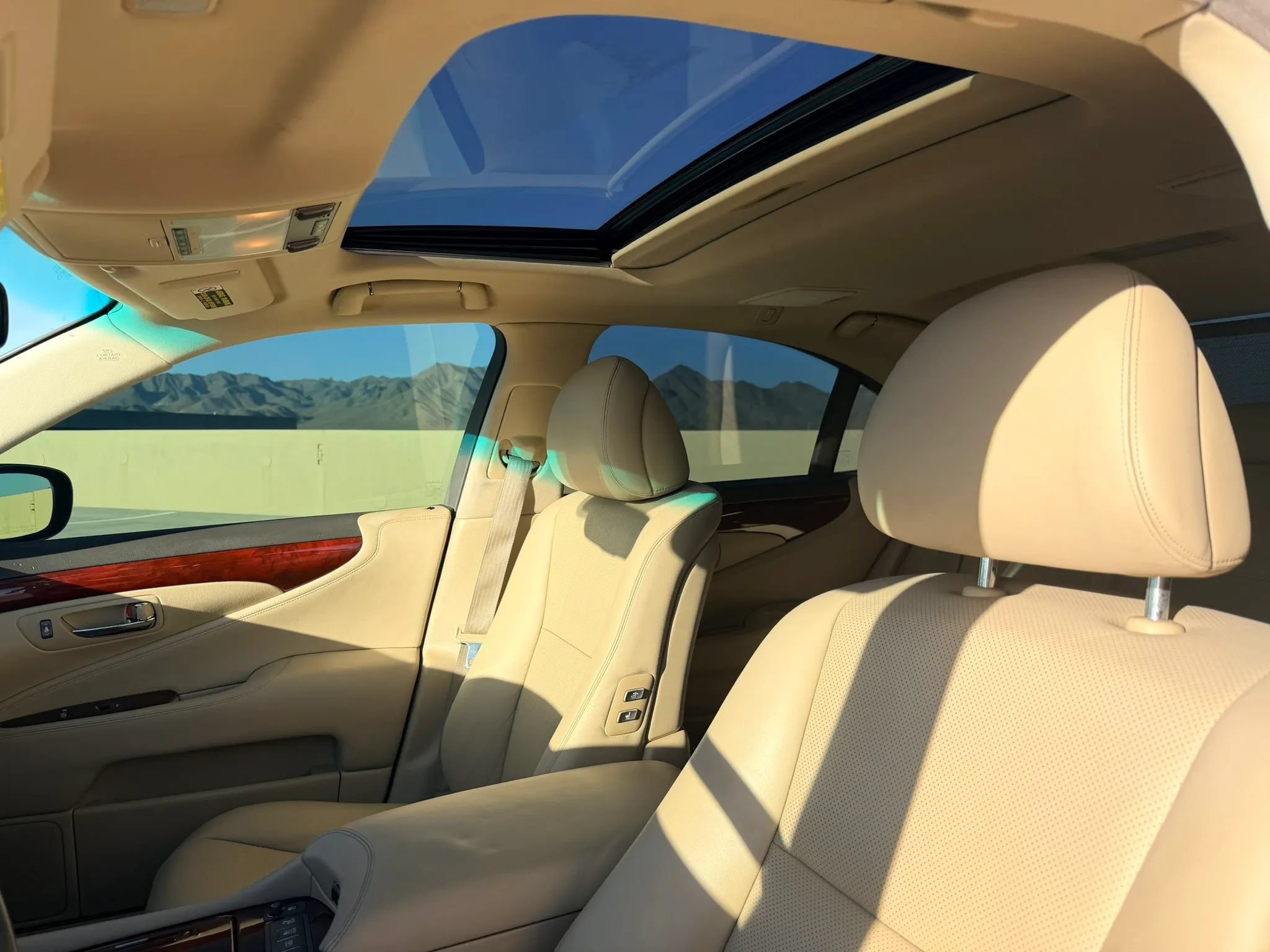 Used 2007 Lexus LS 460 RWD image 12