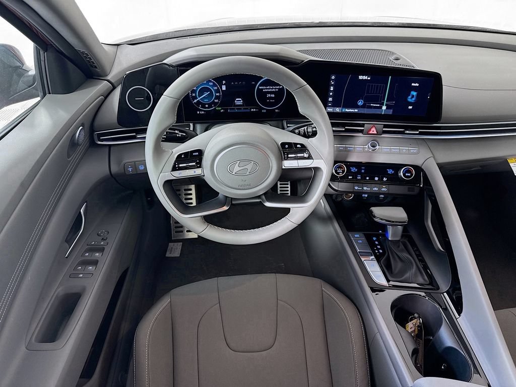 New 2025 Hyundai Elantra SEL FWD image 18