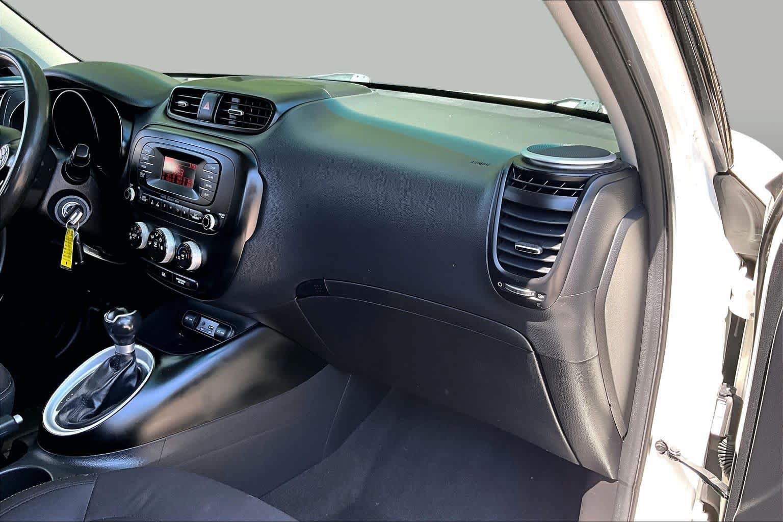 Used 2016 Kia Soul FWD image 18