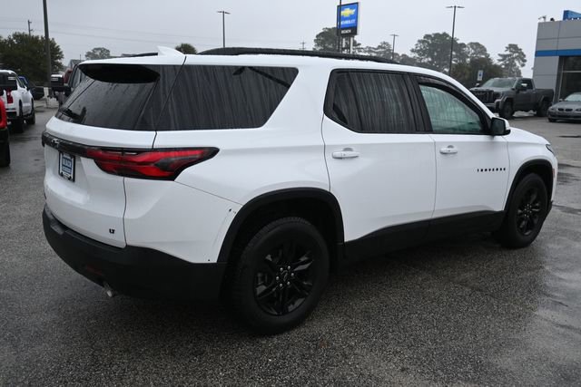 Used 2023 Chevrolet Traverse LT w/ Midnight/Sport Edition image 3