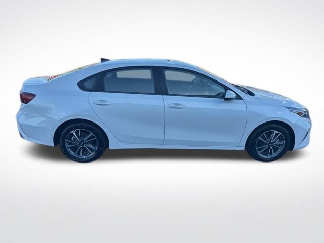 Used 2024 Kia Forte LXS image 7