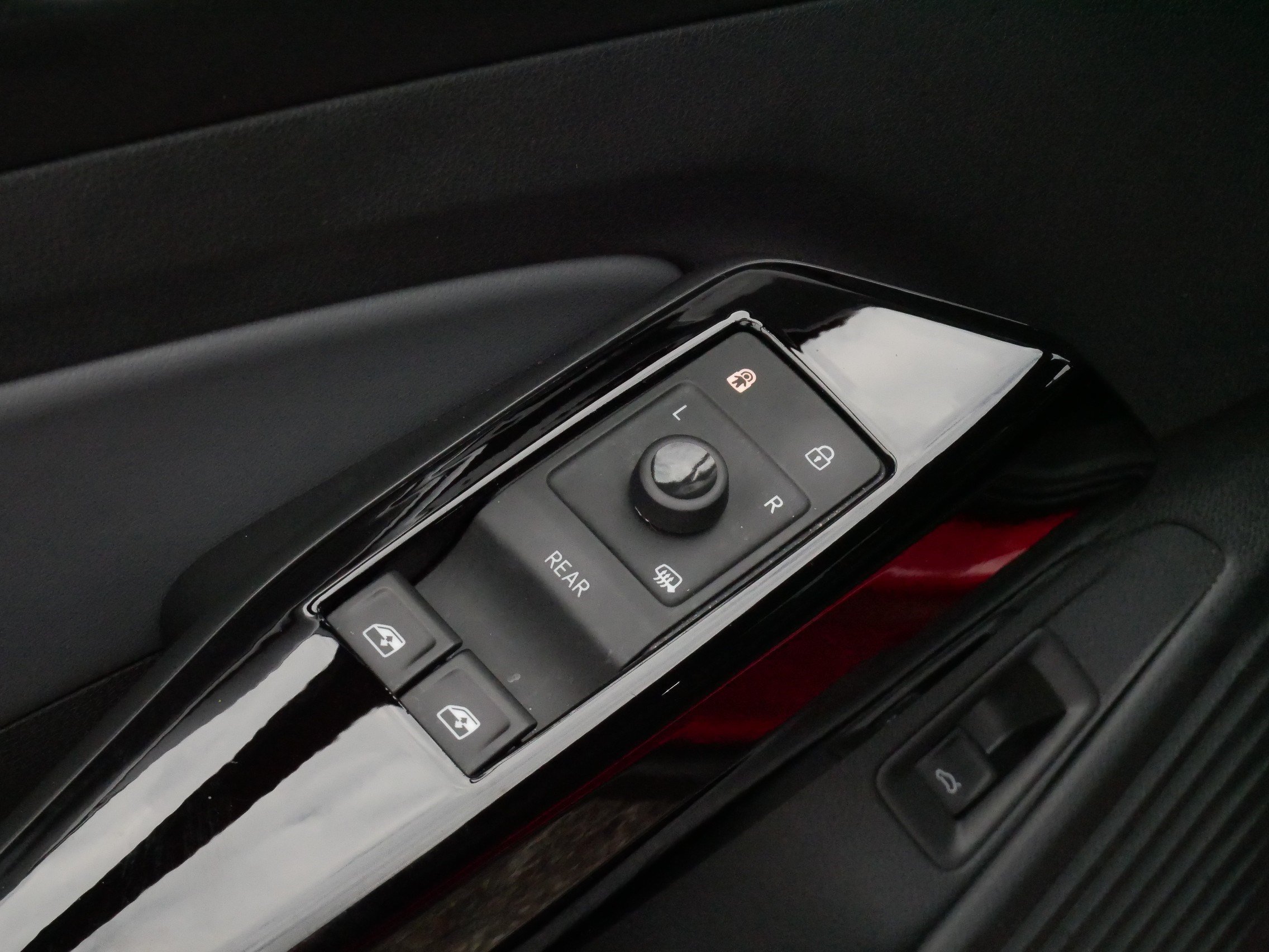 Certified 2023 Volkswagen ID.4 Pro S AWD/4WD image 20