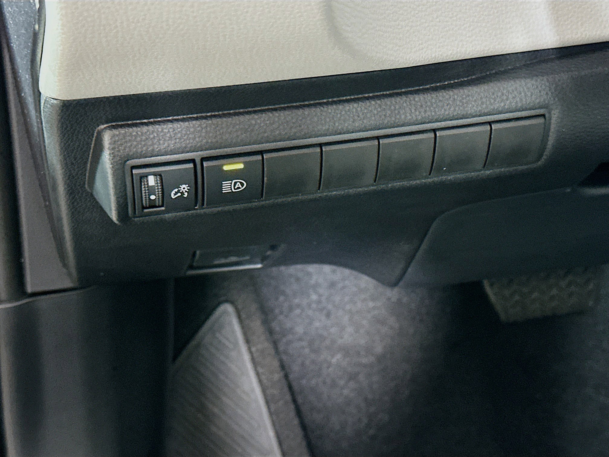 Used 2026 Toyota Corolla LE image 17