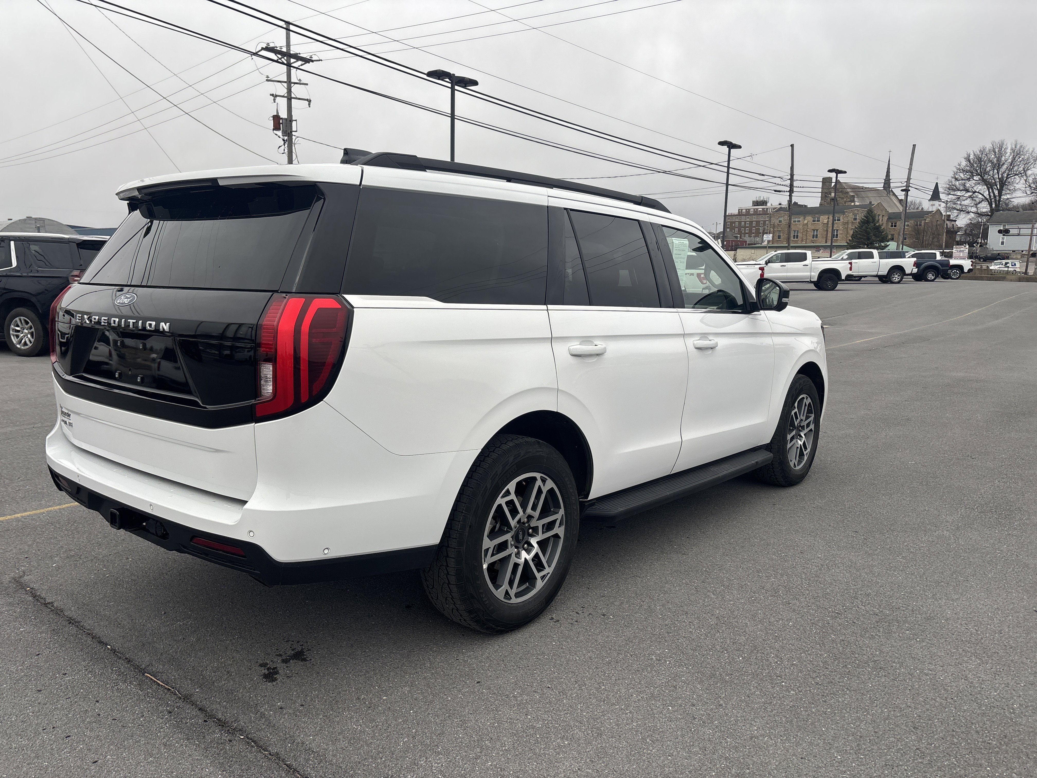 Used 2025 Ford Expedition Active video 3