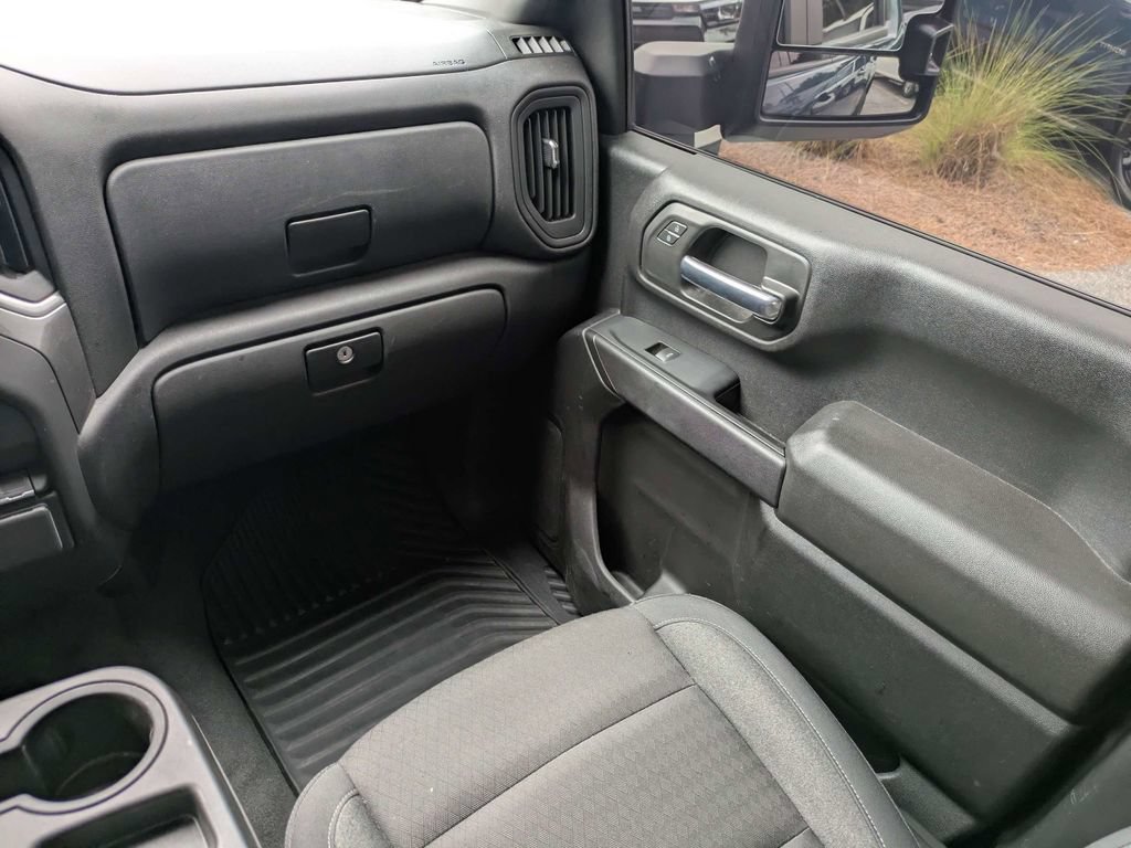 Used 2025 Chevrolet Silverado 2500 Custom w/ Custom Convenience Package AWD/4WD image 17