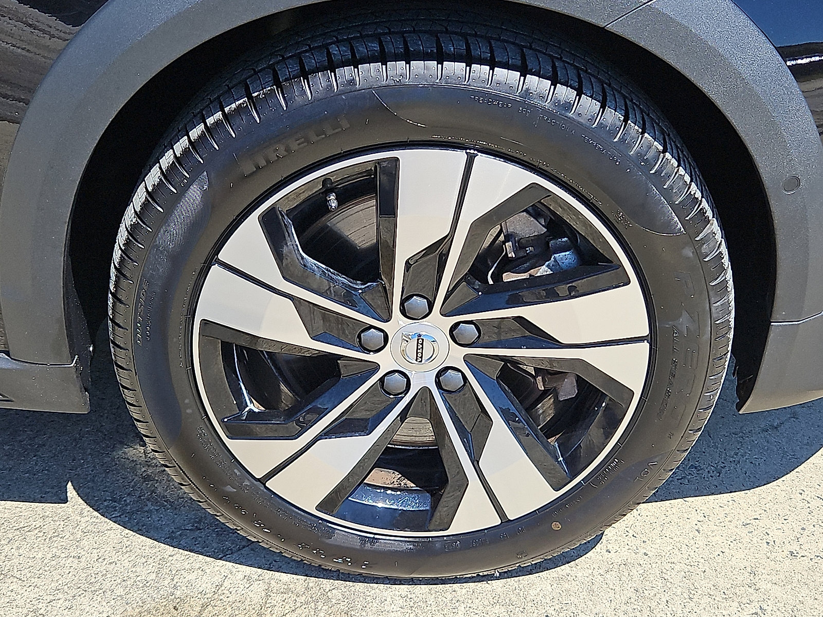 Certified 2024 Volvo V60 B5 Cross Country Plus image 8