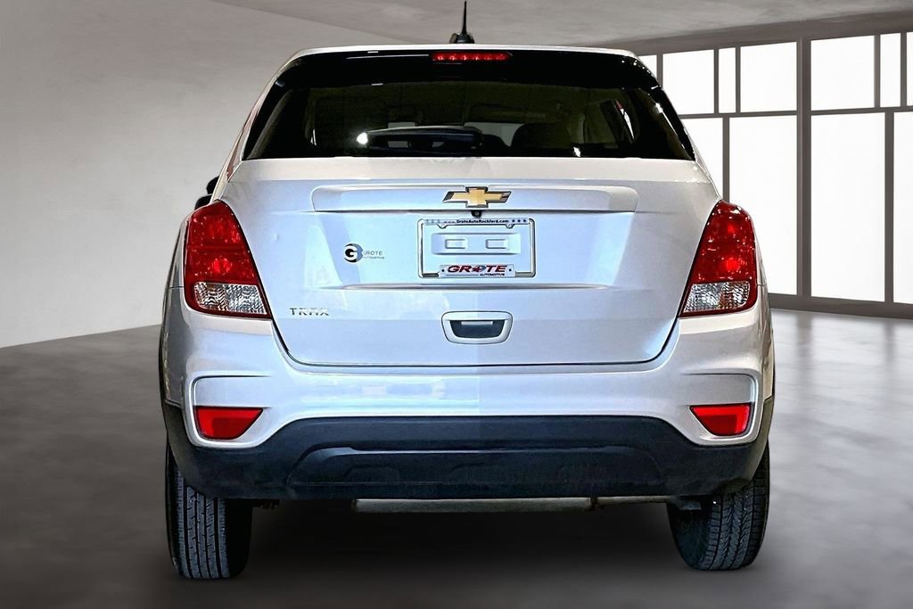 Used 2018 Chevrolet Trax LS FWD image 4