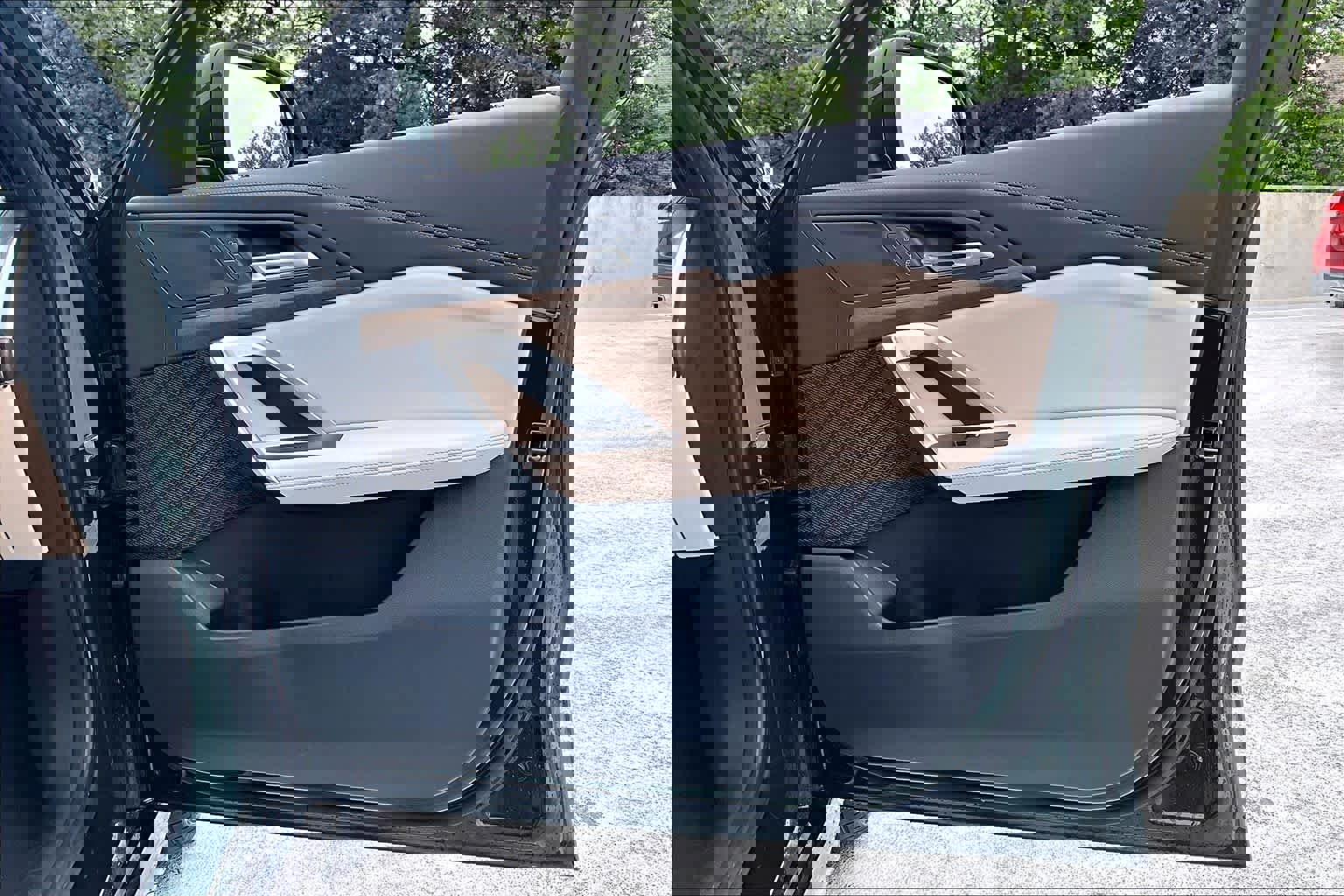 Used 2025 BMW X1 xDrive28i w/ Convenience Package AWD/4WD image 23