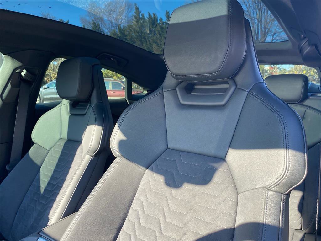 Used 2022 Audi e-tron GT Premium Plus image 10