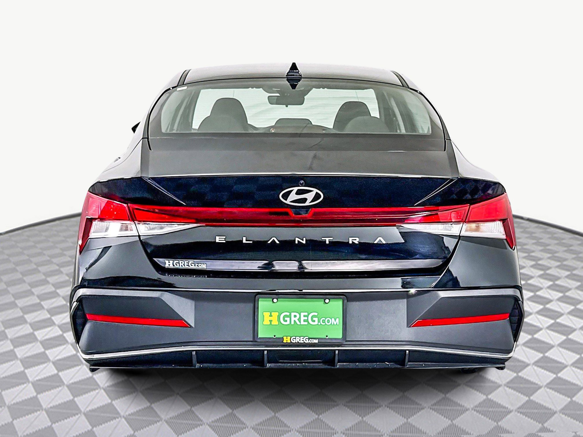 Used 2025 Hyundai Elantra SE image 8