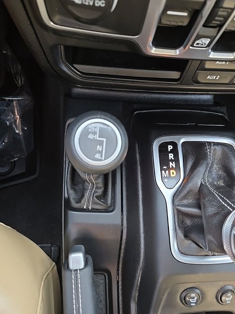 Used 2018 Jeep Wrangler Unlimited Sahara image 59