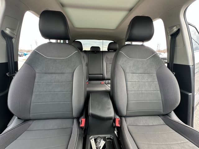 Used 2023 Volkswagen Taos SE w/ Panoramic Sunroof Package image 35