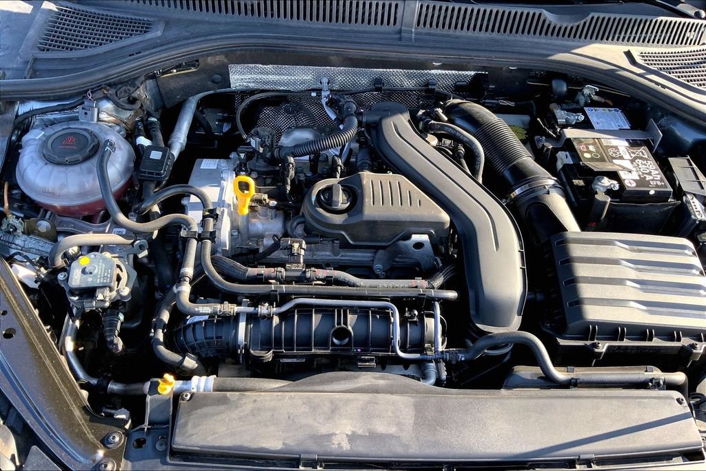 Certified 2025 Volkswagen Jetta SE FWD image 31