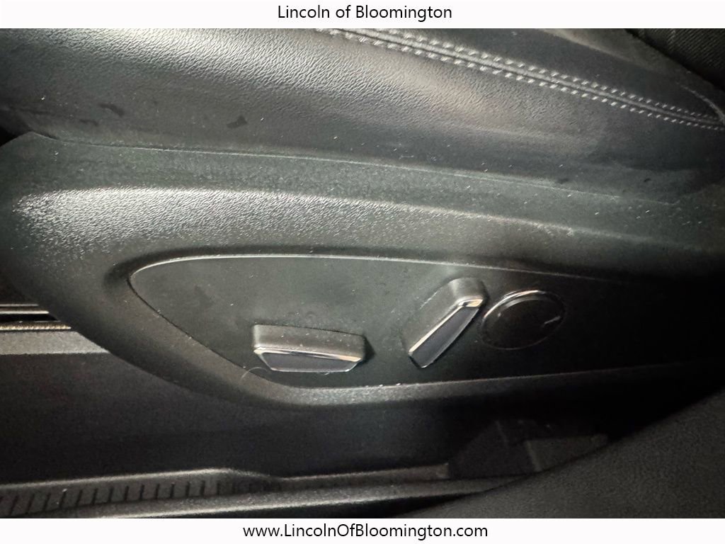 Certified 2022 Lincoln Nautilus Reserve w/ Monochromatic Package image 38