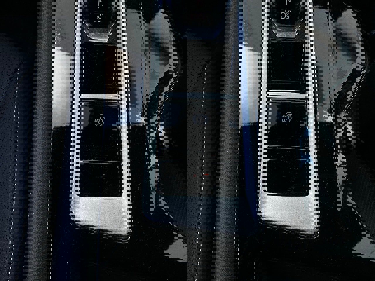 Used 2025 Volkswagen Atlas Cross Sport SE image 23