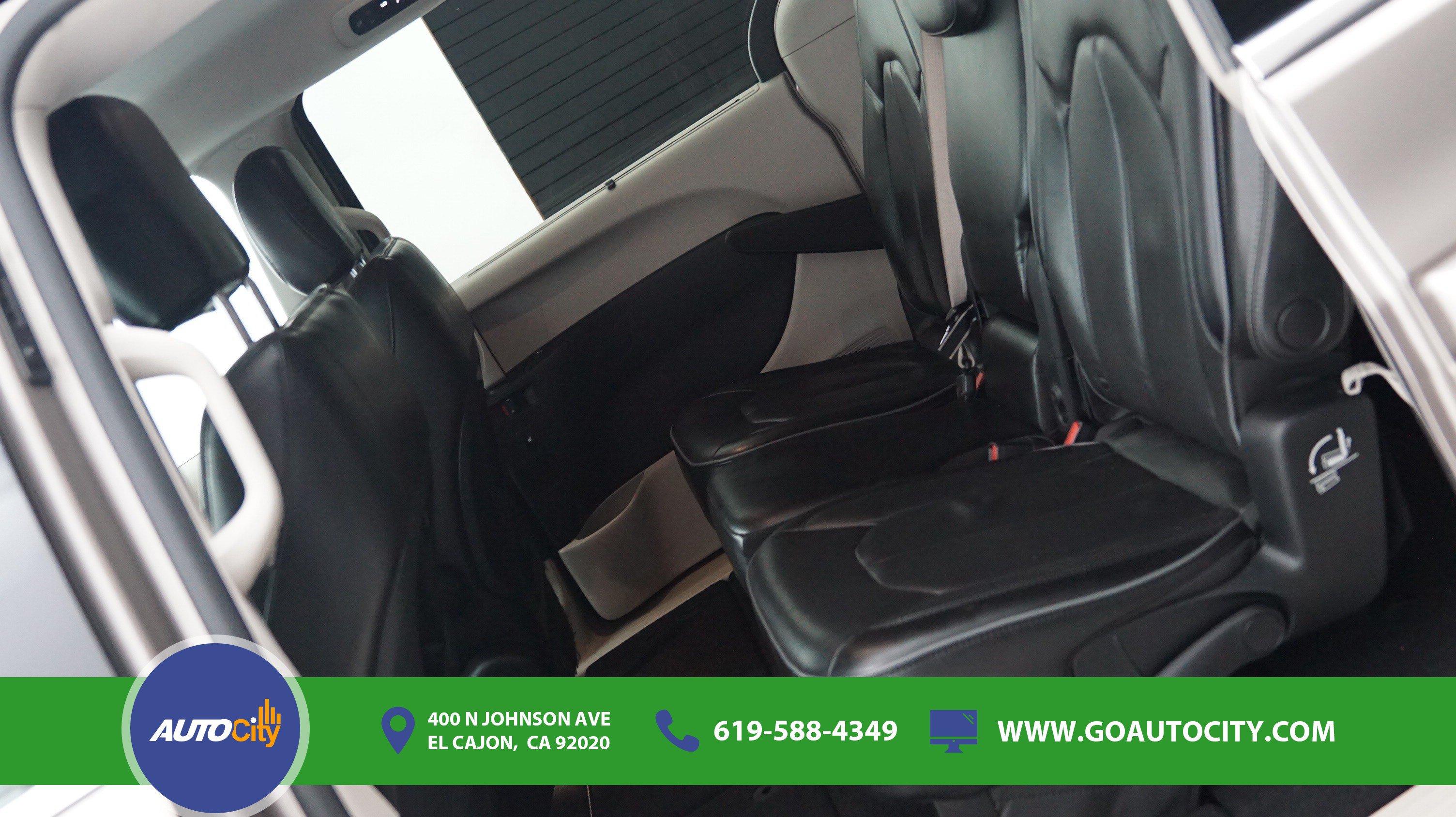 Used 2017 Chrysler Pacifica Limited w/ Advanced Safetytec Group FWD image 14