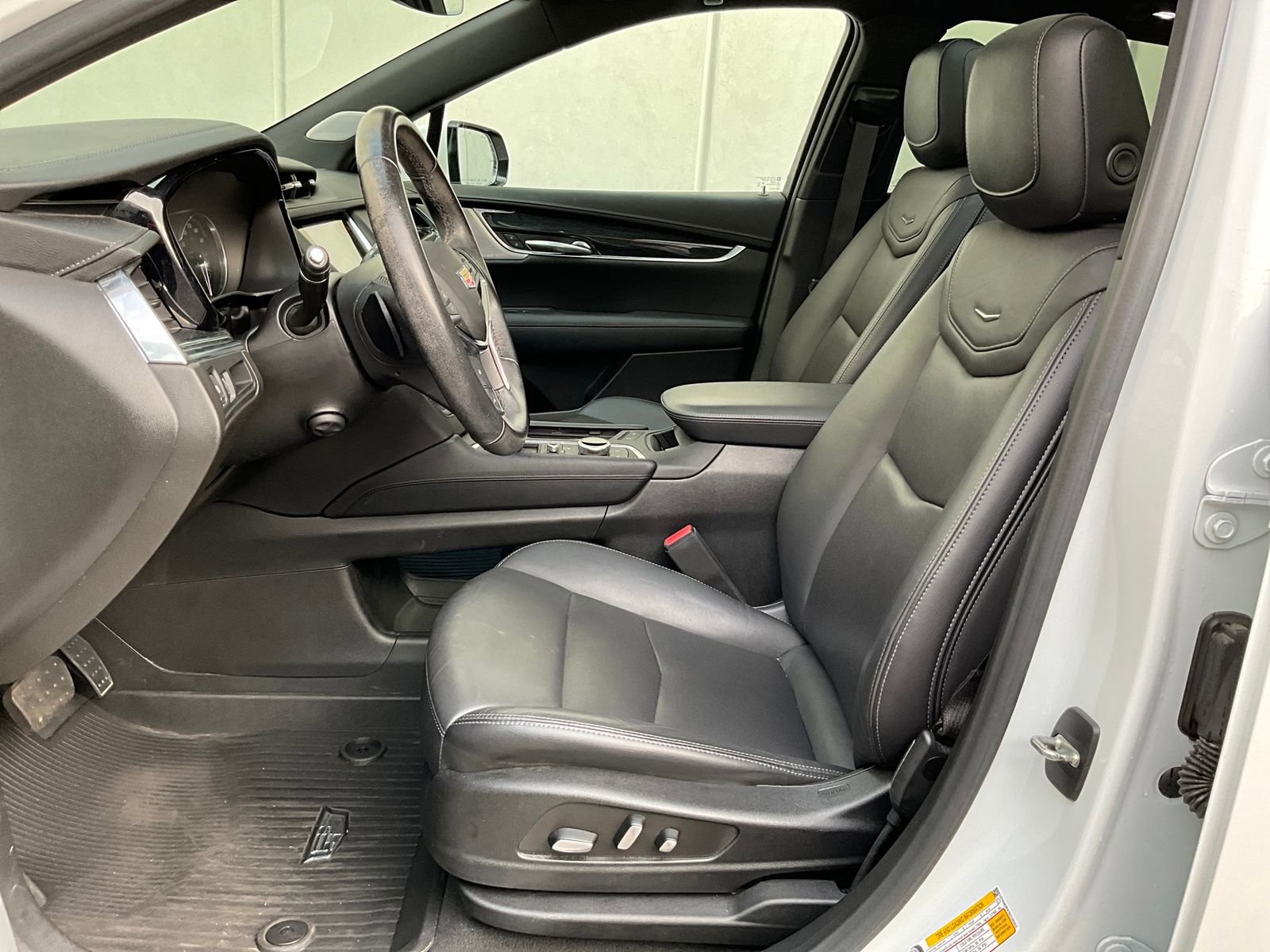 Used 2022 Cadillac XT5 Premium Luxury w/ LPO, Floor Liner Package image 12