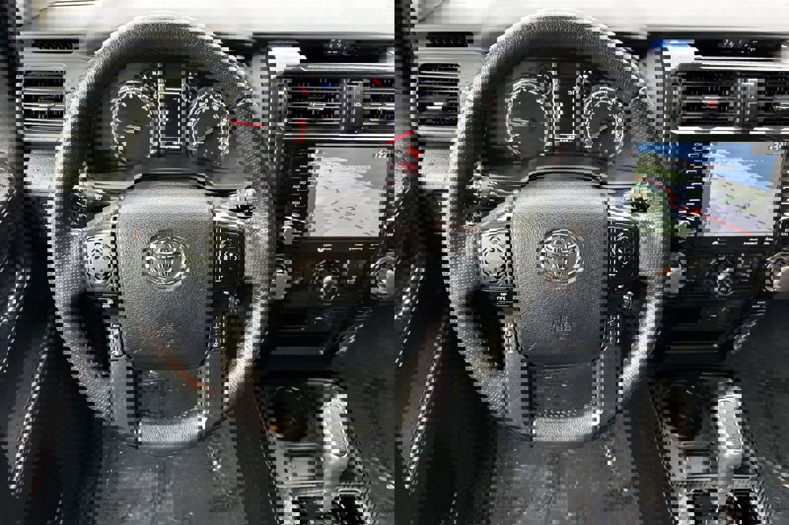 Used 2024 Toyota 4Runner TRD Off-Road Premium image 16