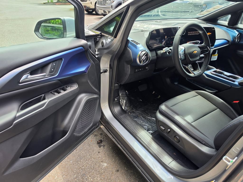 New 2026 Chevrolet Equinox EV LT AWD/4WD image 18