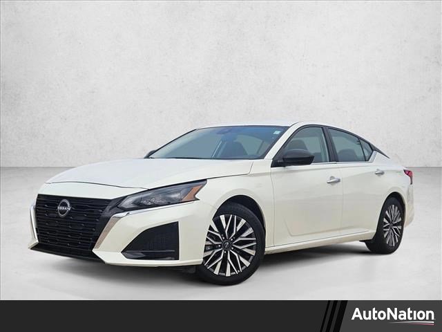Used 2024 Nissan Altima 2.5 SV
