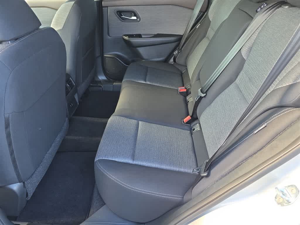 Used 2023 Nissan Rogue SV AWD/4WD image 16