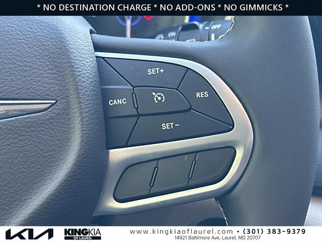 Used 2023 Chrysler Voyager LX FWD image 9