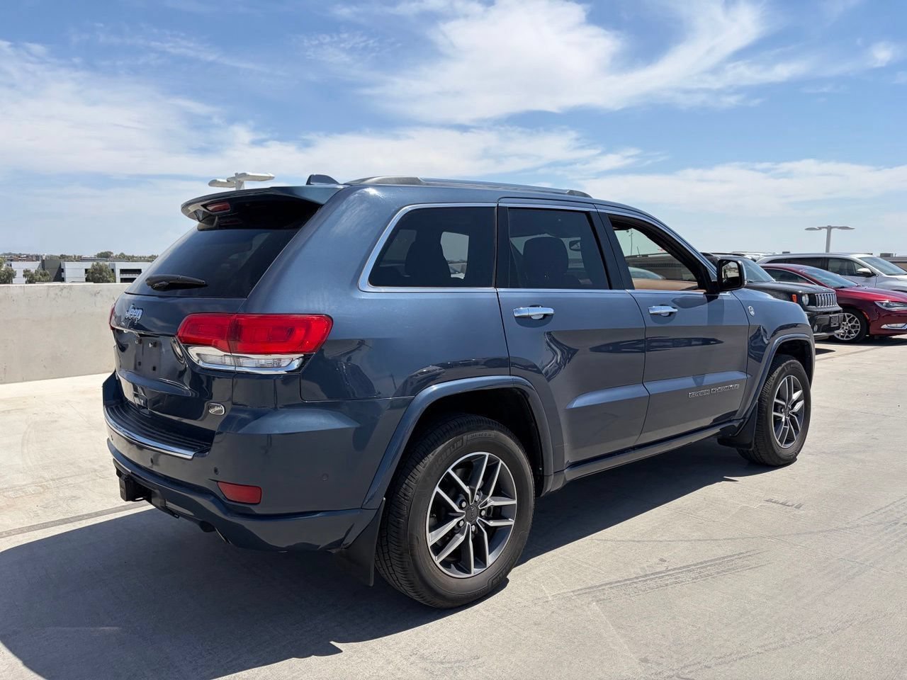 Used 2021 Jeep Grand Cherokee Overland AWD/4WD image 2