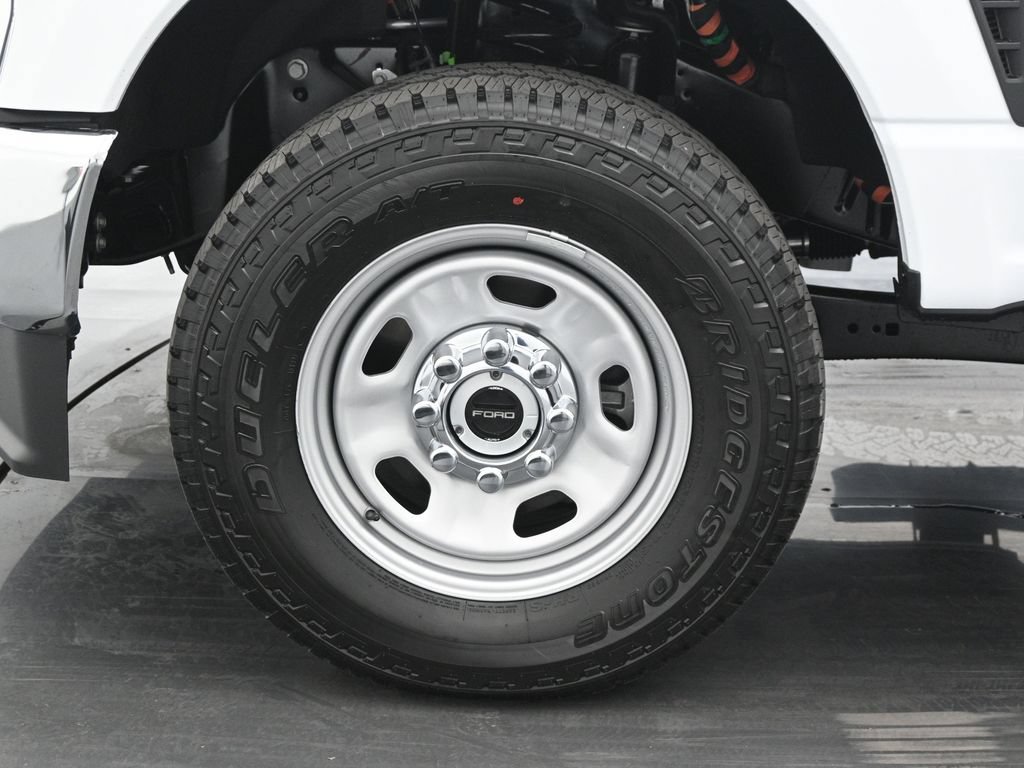 New 2026 Ford F350 XL w/ FX4 Off-Road Package AWD/4WD image 17