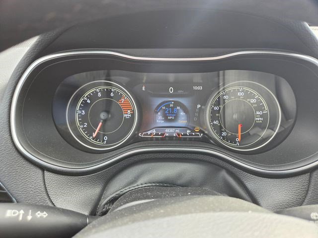 Used 2019 Jeep Cherokee Limited w/ Technology Group image 4