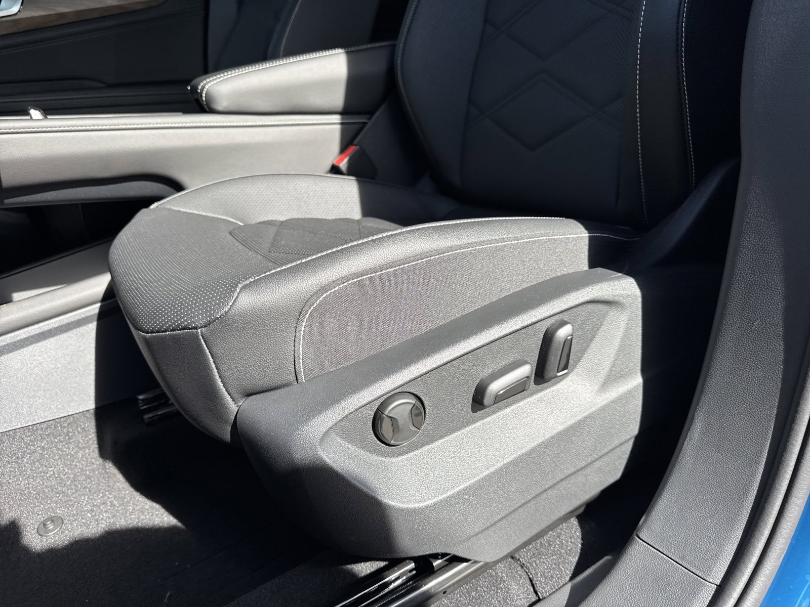 New 2026 Volkswagen Atlas SE image 14