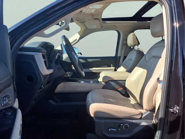 Used 2023 Ford Expedition Limited AWD/4WD image 12