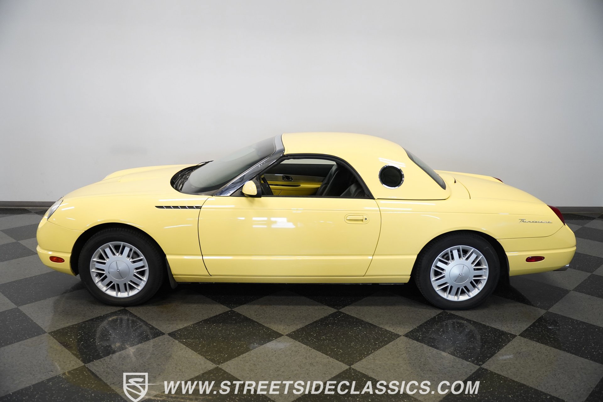 Used 2002 Ford Thunderbird image 8