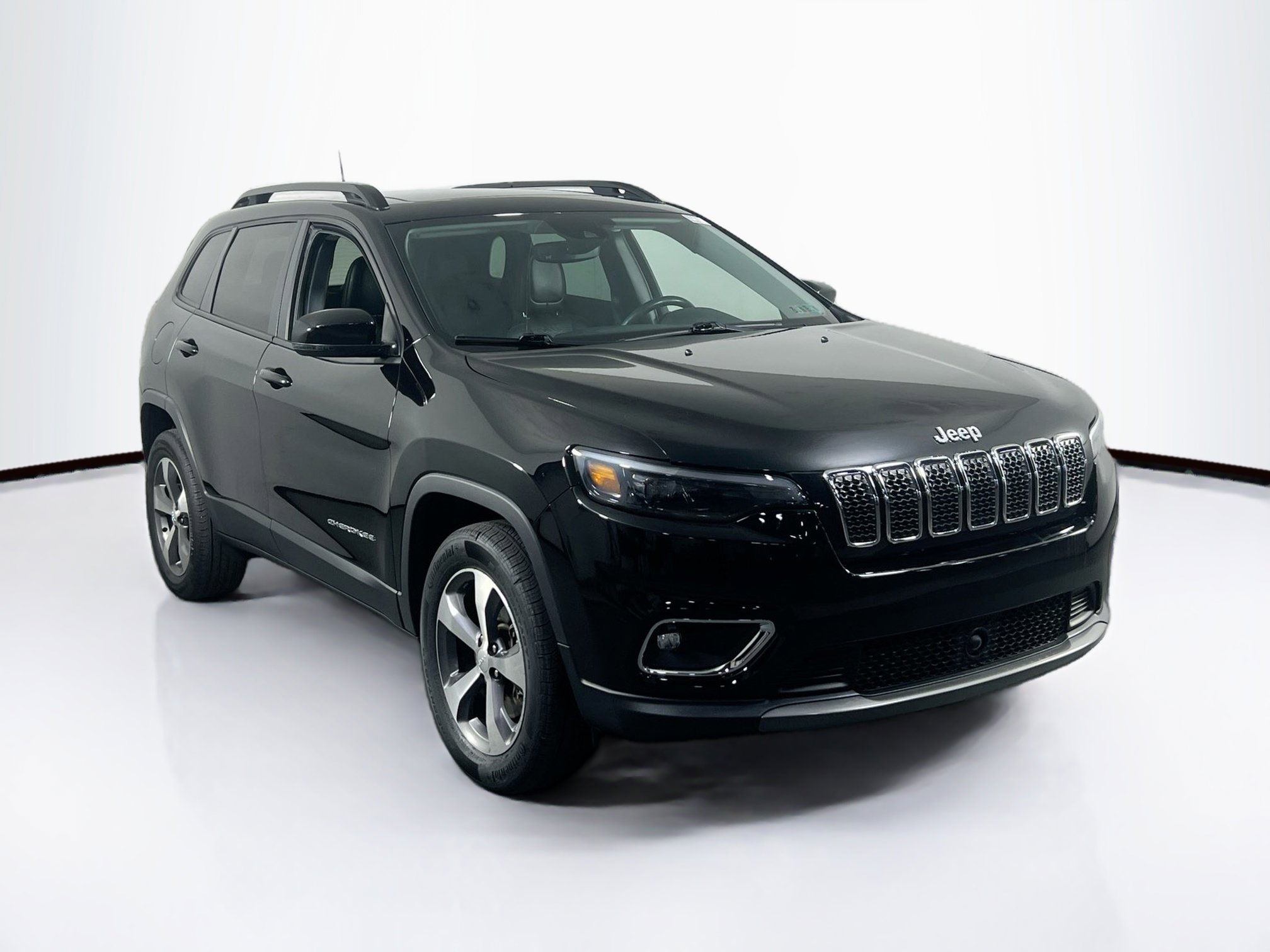 Used 2022 Jeep Cherokee Limited w/ Mopar Interior Package image 3