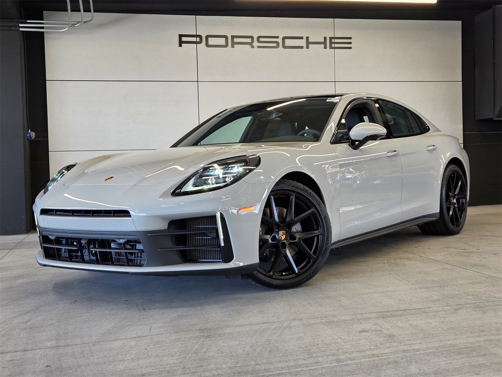 New 2025 Porsche Panamera