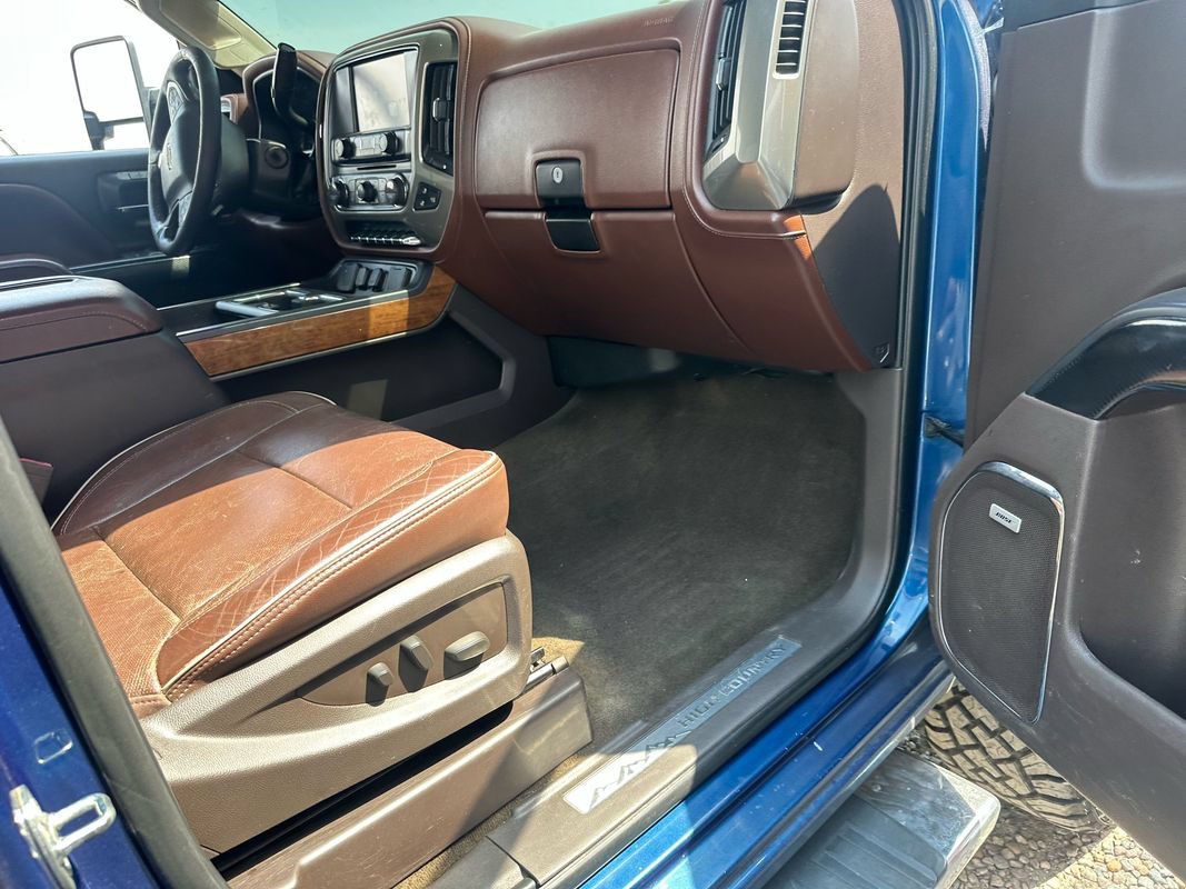 Used 2015 Chevrolet Silverado 2500 High Country w/ Duramax Plus Package AWD/4WD image 15