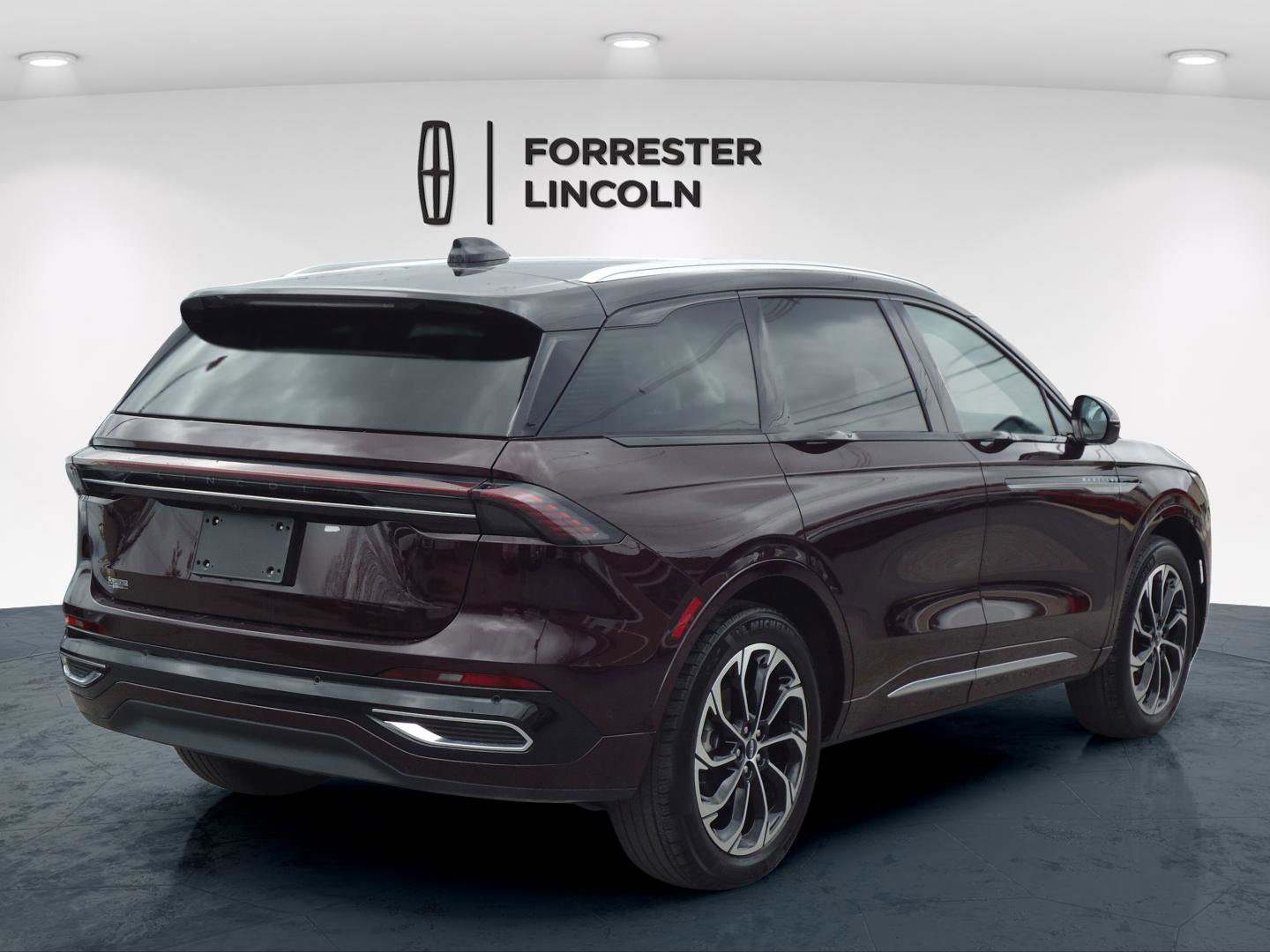 Used 2024 Lincoln Nautilus Reserve AWD/4WD image 3