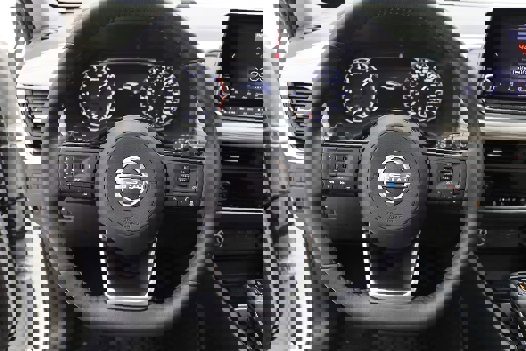 Used 2023 Nissan Rogue SV w/ SV Premium B Package image 18