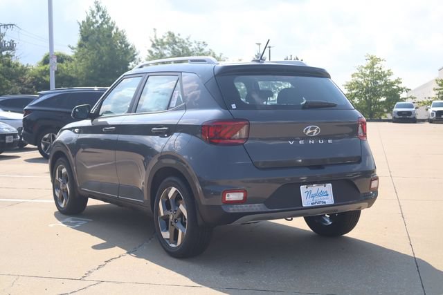 New 2026 Hyundai Venue SEL FWD image 7