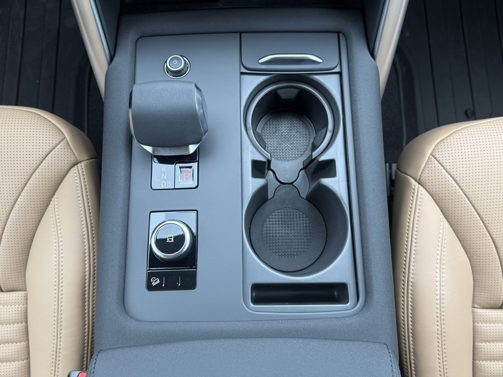 New 2025 Land Rover Discovery Dynamic SE image 20