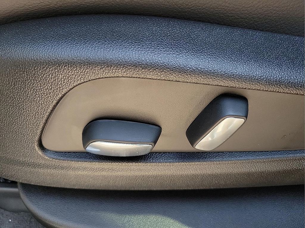 New 2025 Cadillac XT5 Luxury w/ LPO, Floor Liner Package FWD image 15