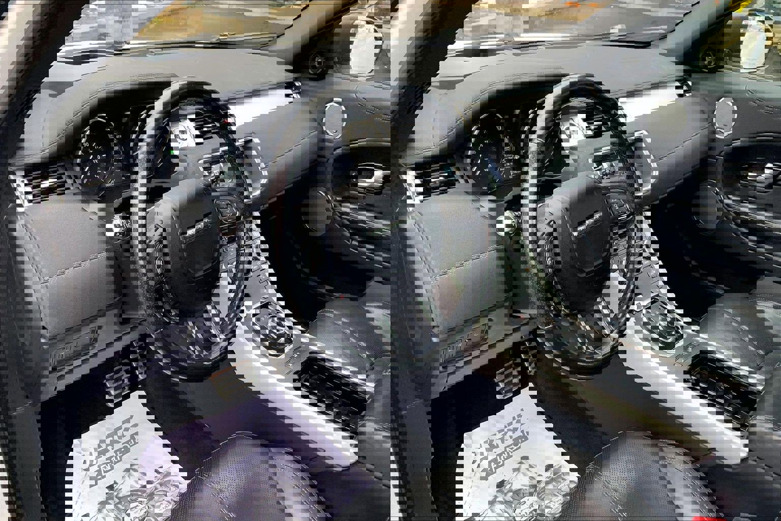 Used 2017 Land Rover Range Rover Evoque HSE Dynamic image 15