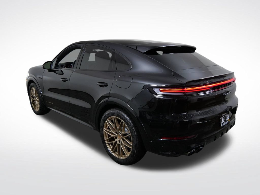 Used 2025 Porsche Cayenne S AWD/4WD image 6