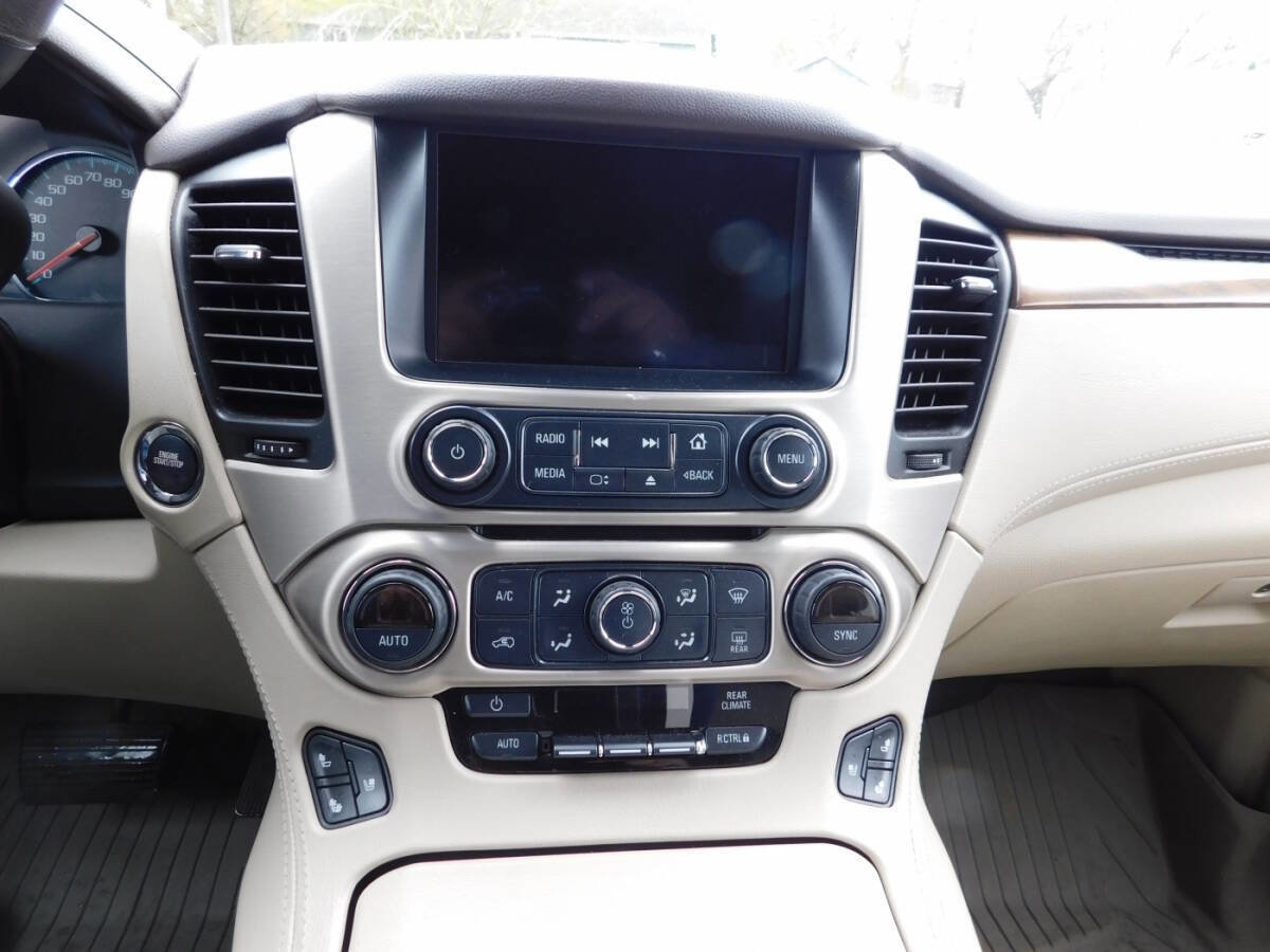 Used 2020 GMC Yukon XL Denali w/ Denali Premium Package image 13
