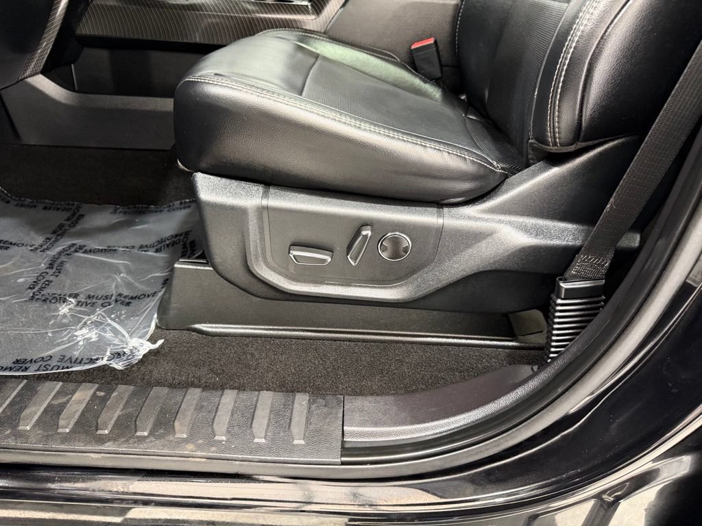 Used 2019 Ford F250 Lariat w/ Lariat Ultimate Package AWD/4WD image 12